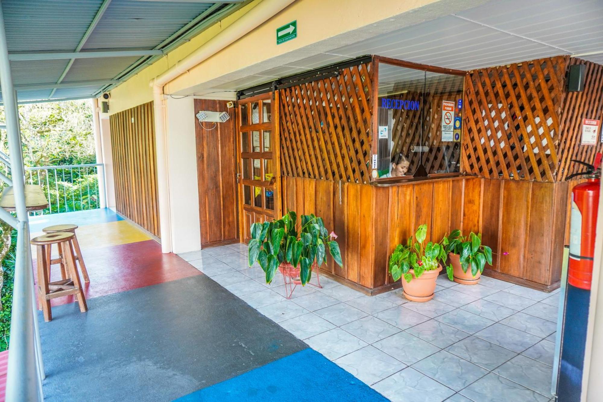 Hospedaje Angeluz Quesada  Екстериор снимка