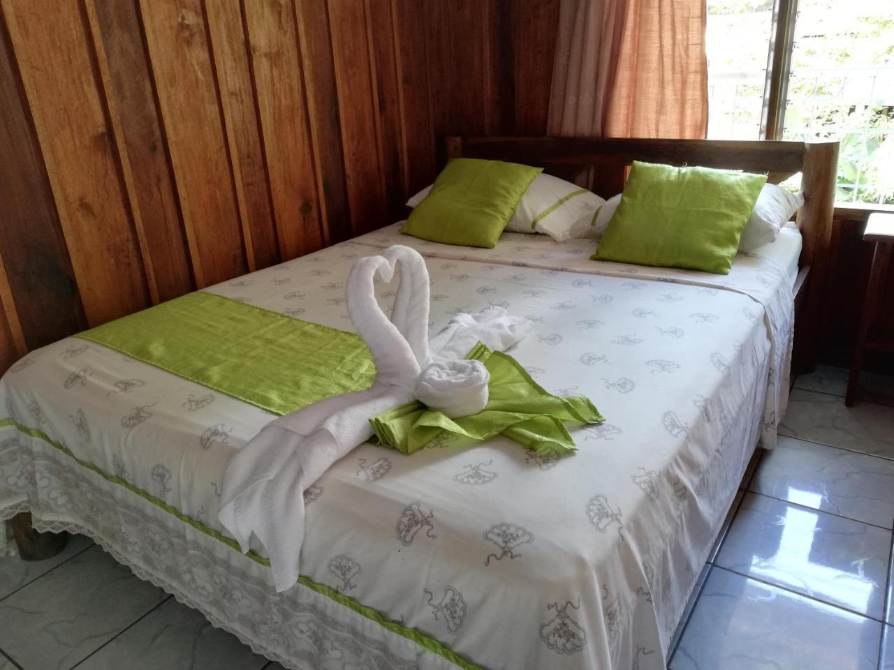 Hospedaje Angeluz Quesada  Екстериор снимка